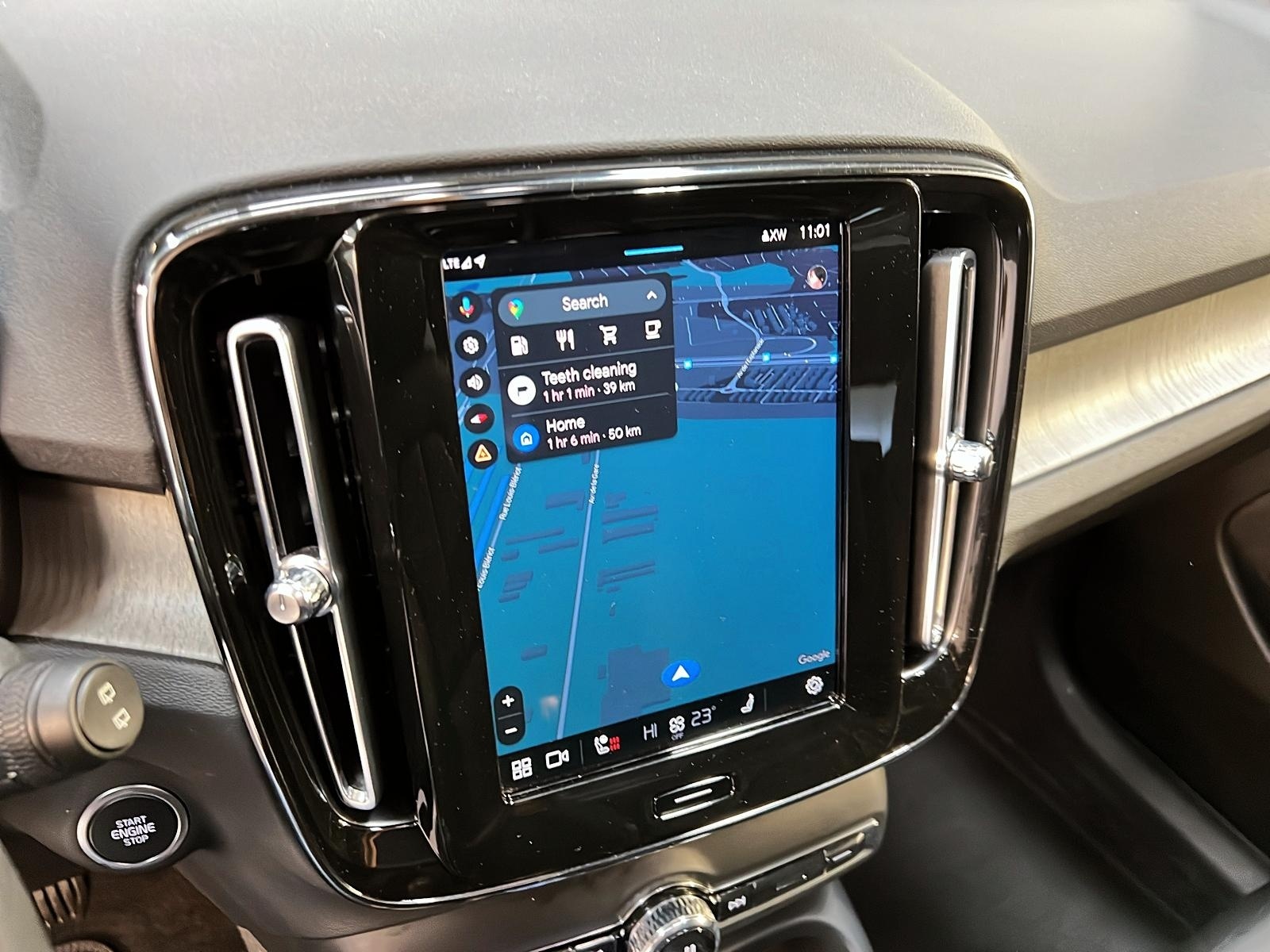 Volvo XC40 ULTIMATE DARK CUIR TOIT PANO NAV 4RM 2023 - image #19