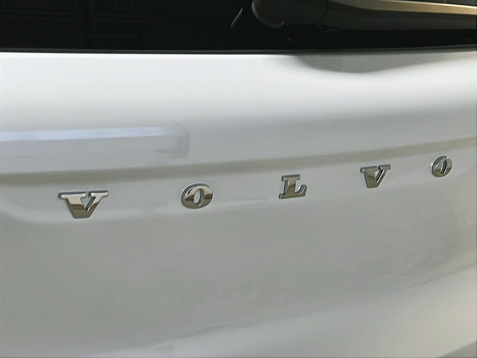 Volvo XC40 ULTIMATE DARK CUIR TOIT PANO NAV 4RM 2023 - image #29