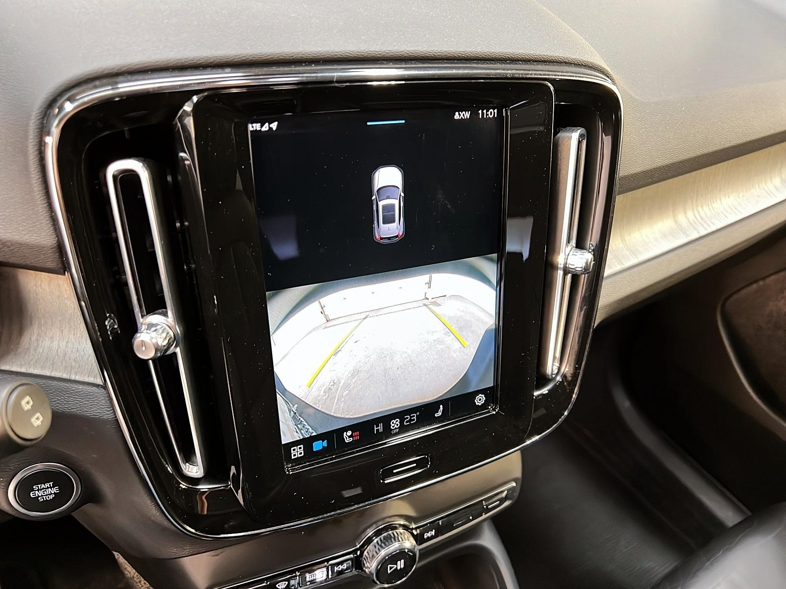 Volvo XC40 ULTIMATE DARK CUIR TOIT PANO NAV 4RM 2023 - image #18