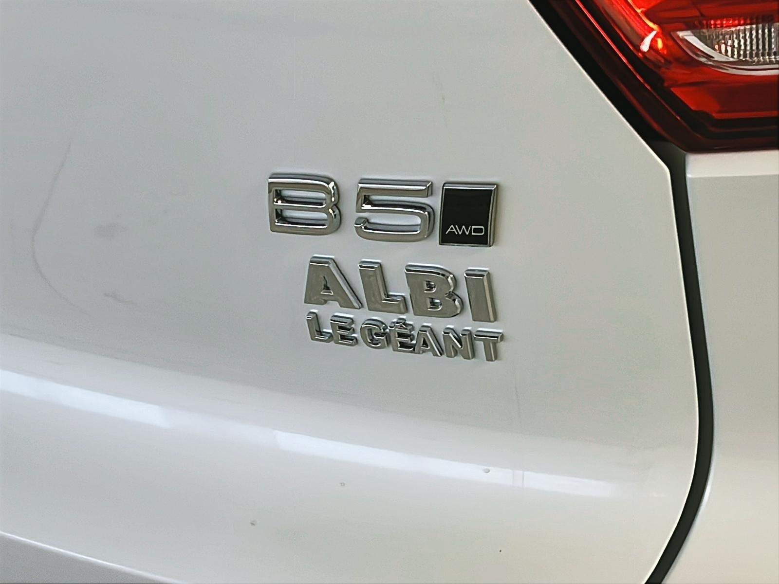 Volvo XC40 ULTIMATE DARK CUIR TOIT PANO NAV 4RM 2023 - image #30