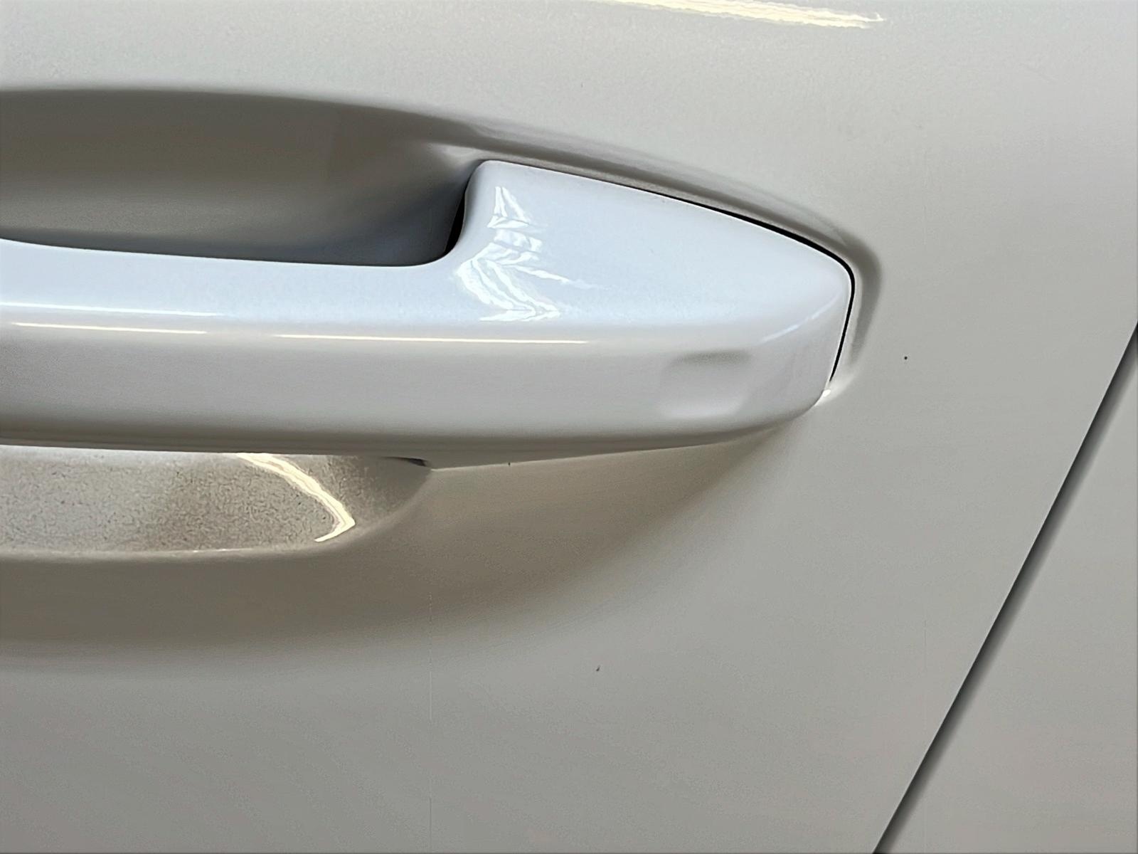 Volvo XC40 ULTIMATE DARK CUIR TOIT PANO NAV 4RM 2023 - image #27