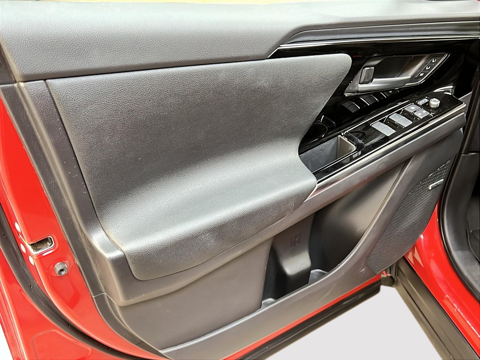 Subaru Solterra 2023 - Image #24