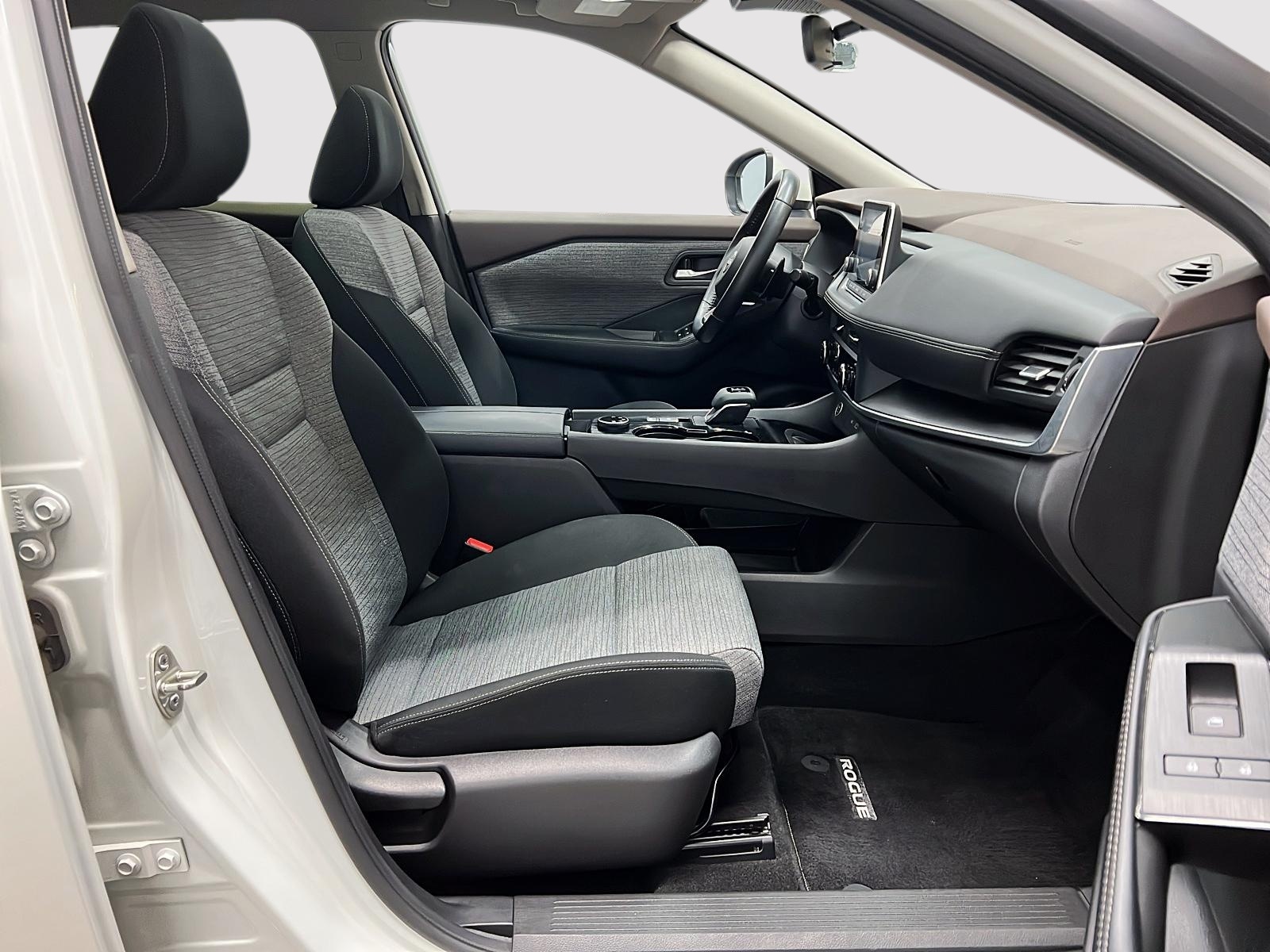 Nissan Rogue SV TOIT PANO 4RM 2023 — photo 8