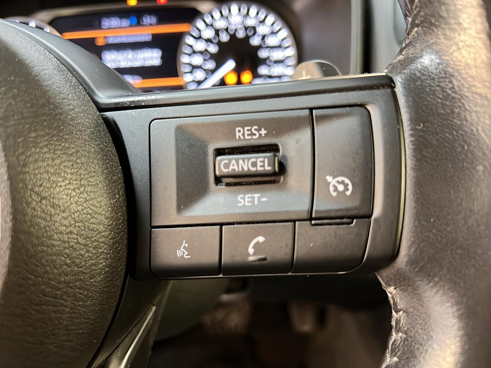 Nissan Rogue S 2023 - image #18