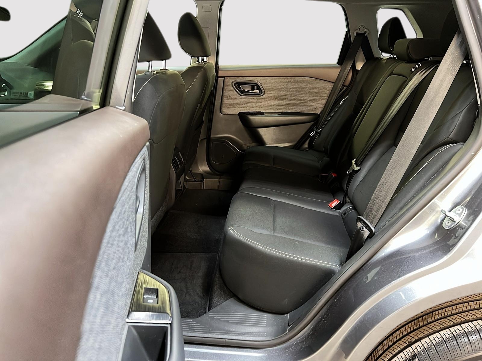 Nissan Rogue S 2023 - image #9