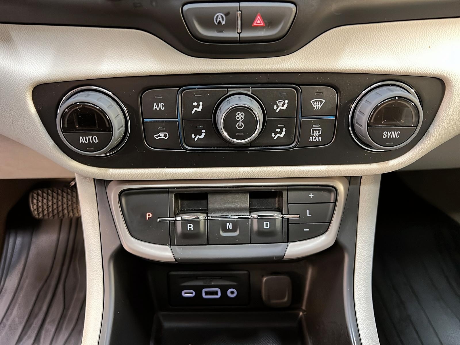 GMC Terrain DENALI CUIR TOIT PANO NAV 4RM 2024 - image #17