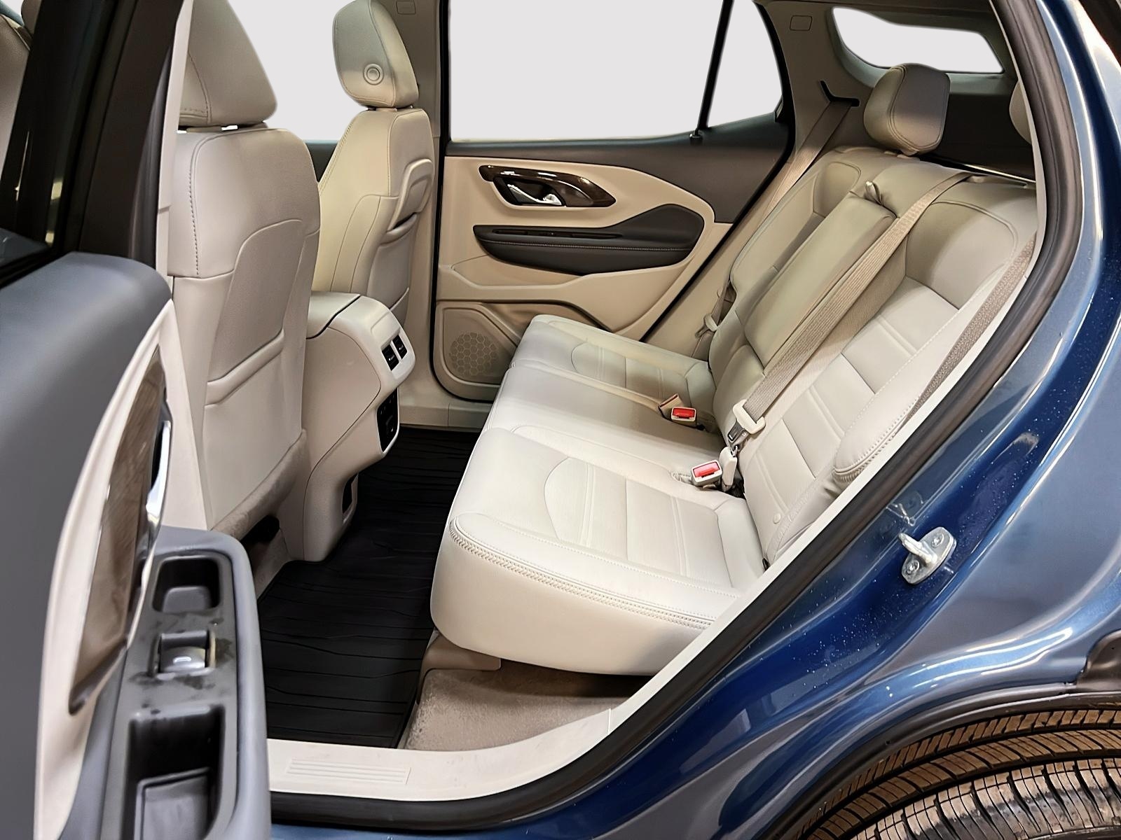 GMC Terrain DENALI CUIR TOIT PANO NAV 4RM 2024 - image #9