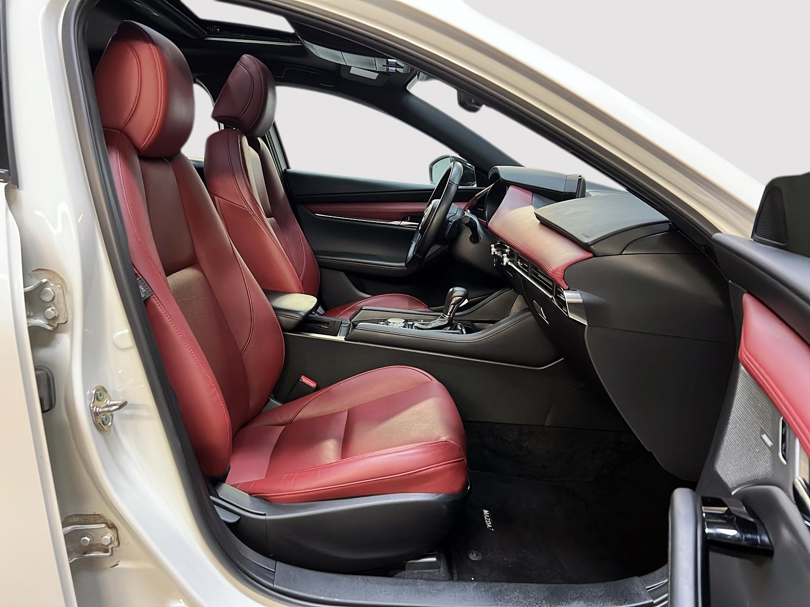 Mazda Mazda3 Sport GT TURBO CUIR TOIT NAV 4RM 2024 - image #8