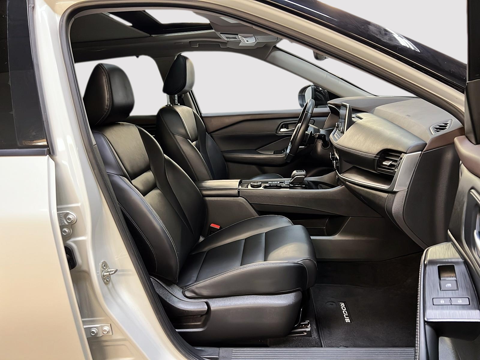 Nissan Rogue SV MIDNIGHT CUIR TOIT PANO 4RM 2023 - image #8