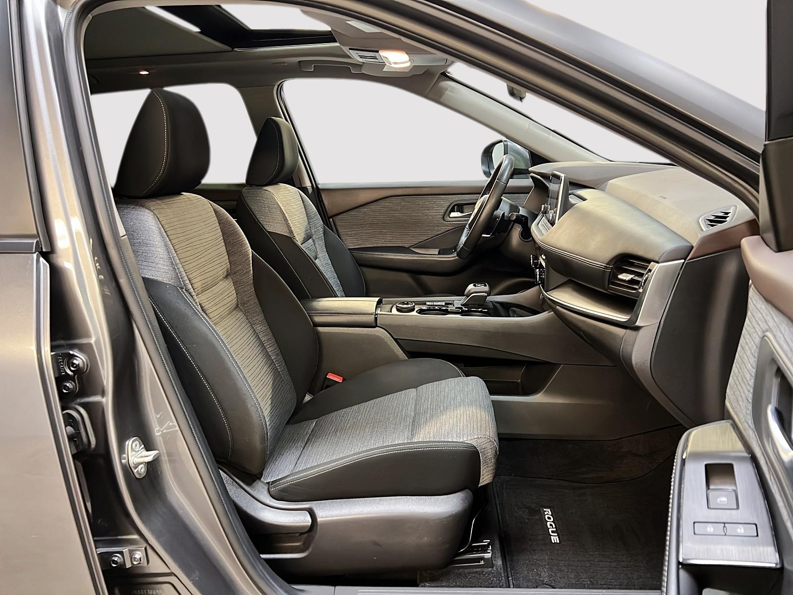 Nissan Rogue SV TOIT PANO 4RM 2023 — photo 8