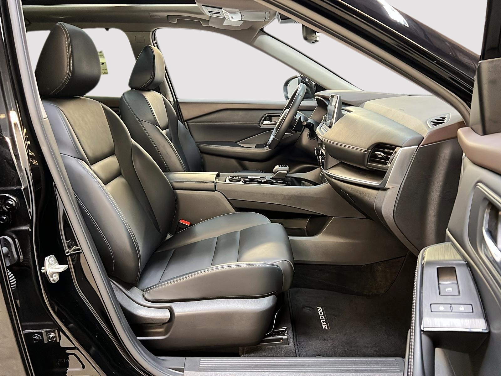 Nissan Rogue SV MIDNIGHT CUIR TOIT PANO 4RM 2023 — photo 8