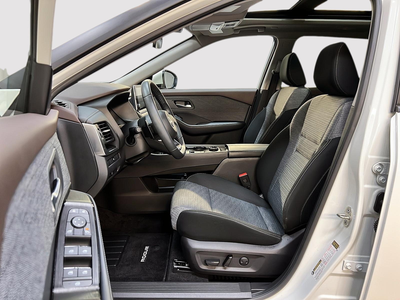 Nissan Rogue SV TOIT PANO 4RM 2023 — photo 7