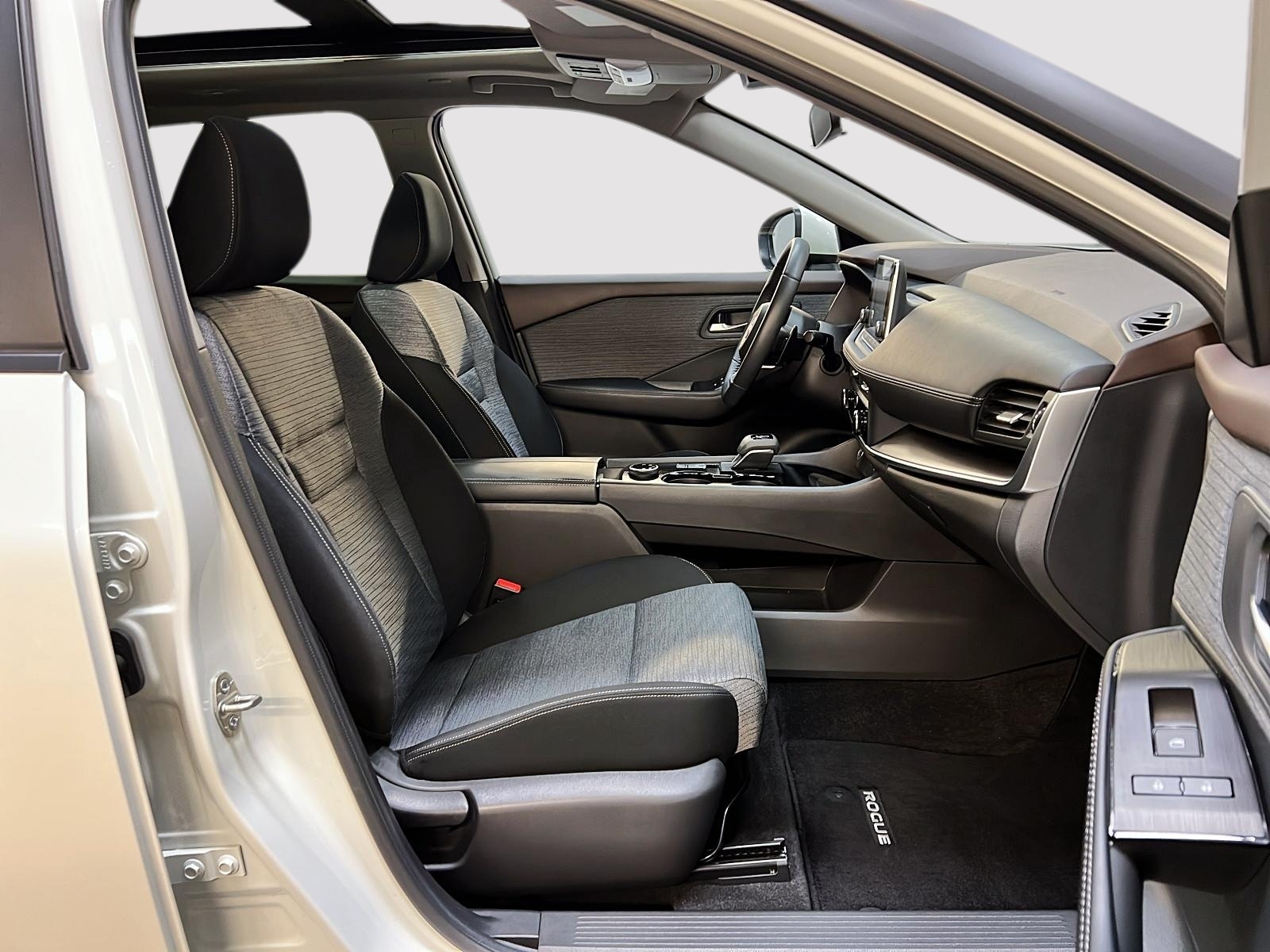 Nissan Rogue SV TOIT PANO 4RM 2023 — photo 8