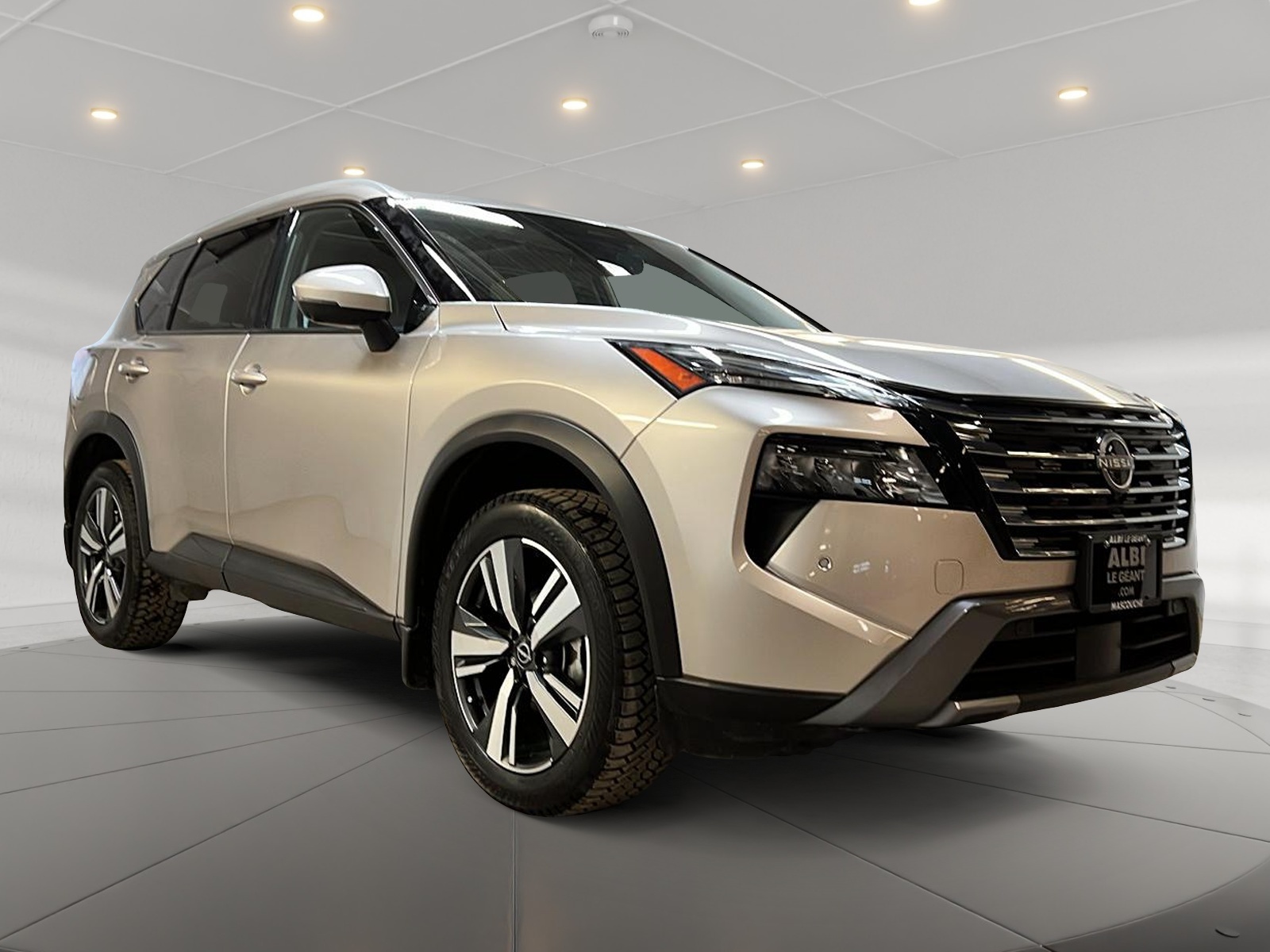 Nissan Rogue 2024 - Image #3