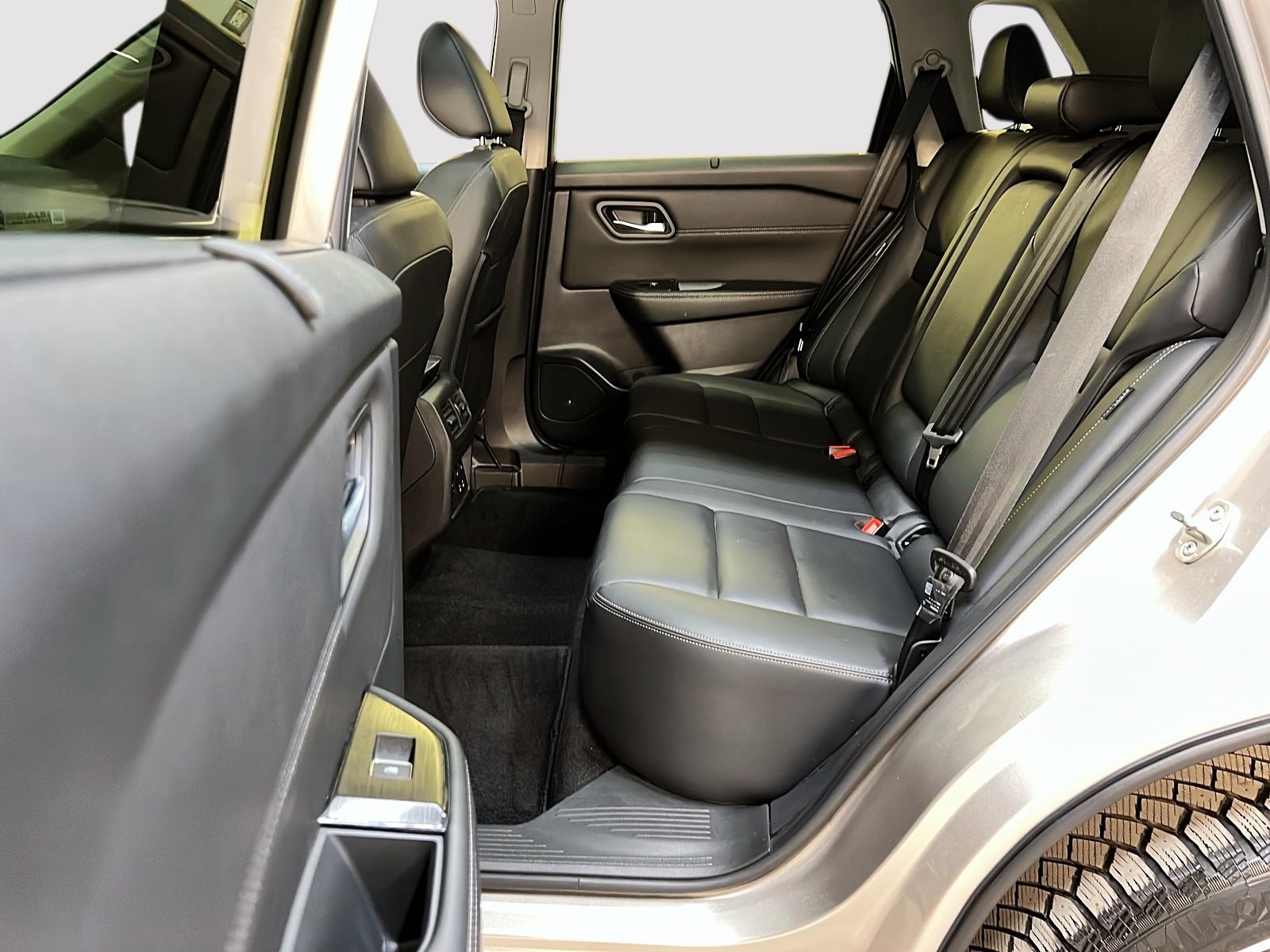 Nissan Rogue SL CUIR TOIT PANO NAV 4RM 2024 - image #9