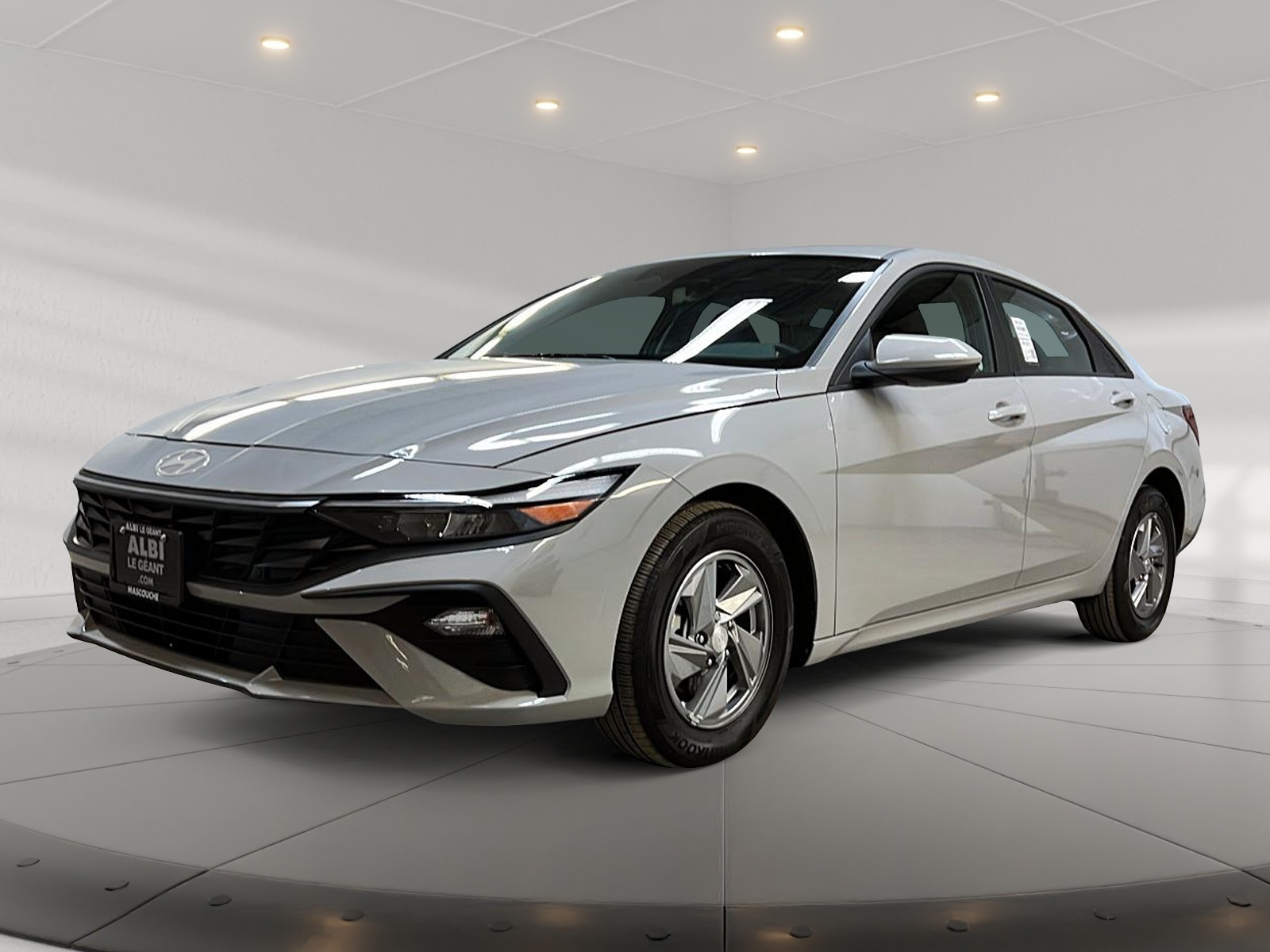 Hyundai Elantra 2025 - Image #1