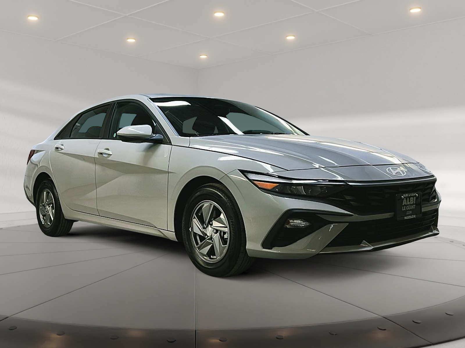 Hyundai Elantra 2025 - Image #3