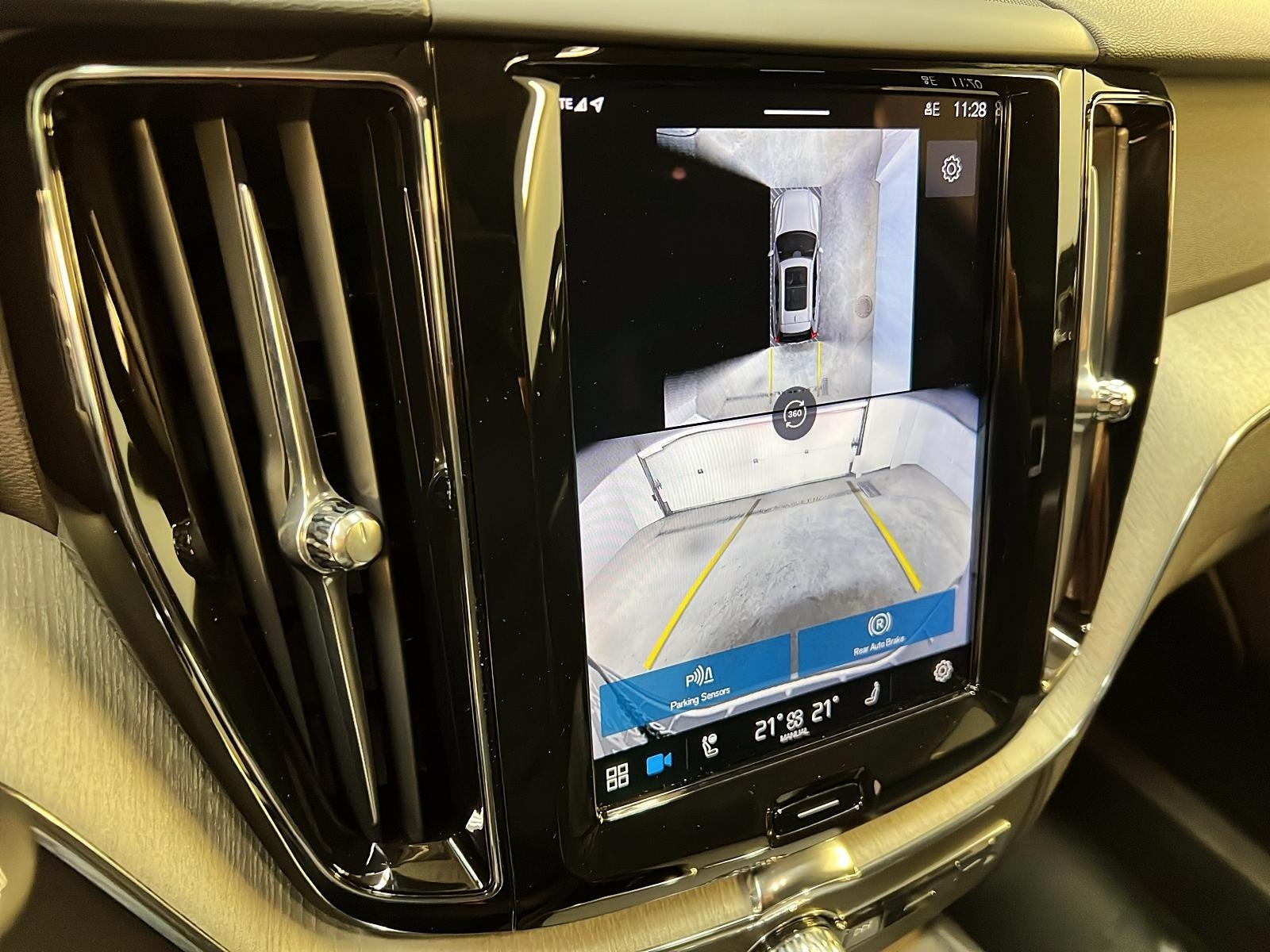 Volvo XC60 B5 PLUS CUIR TOIT PANO NAV 4RM 2025 - image #31