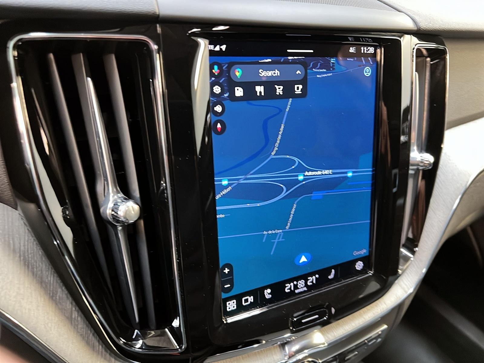 Volvo XC60 B5 PLUS CUIR TOIT PANO NAV 4RM 2025 - image #33