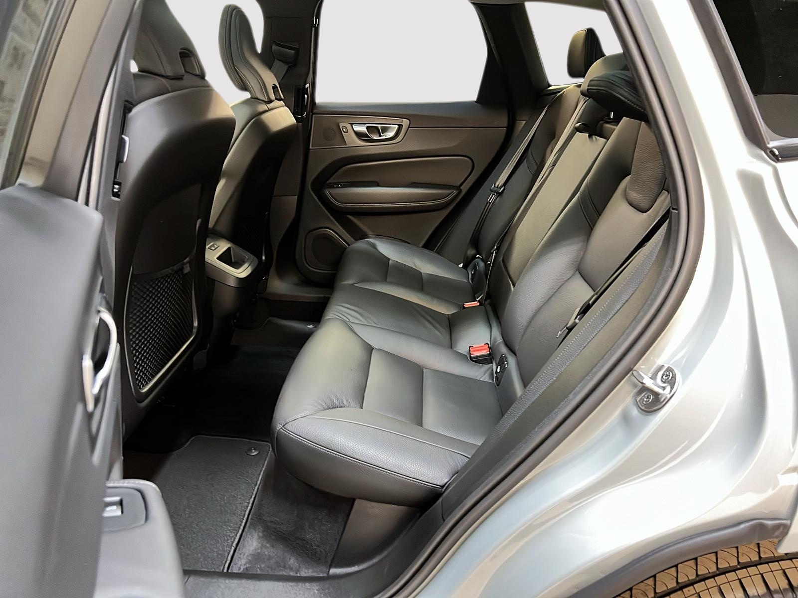 Volvo XC60 B5 PLUS CUIR TOIT PANO NAV 4RM 2025 - image #9