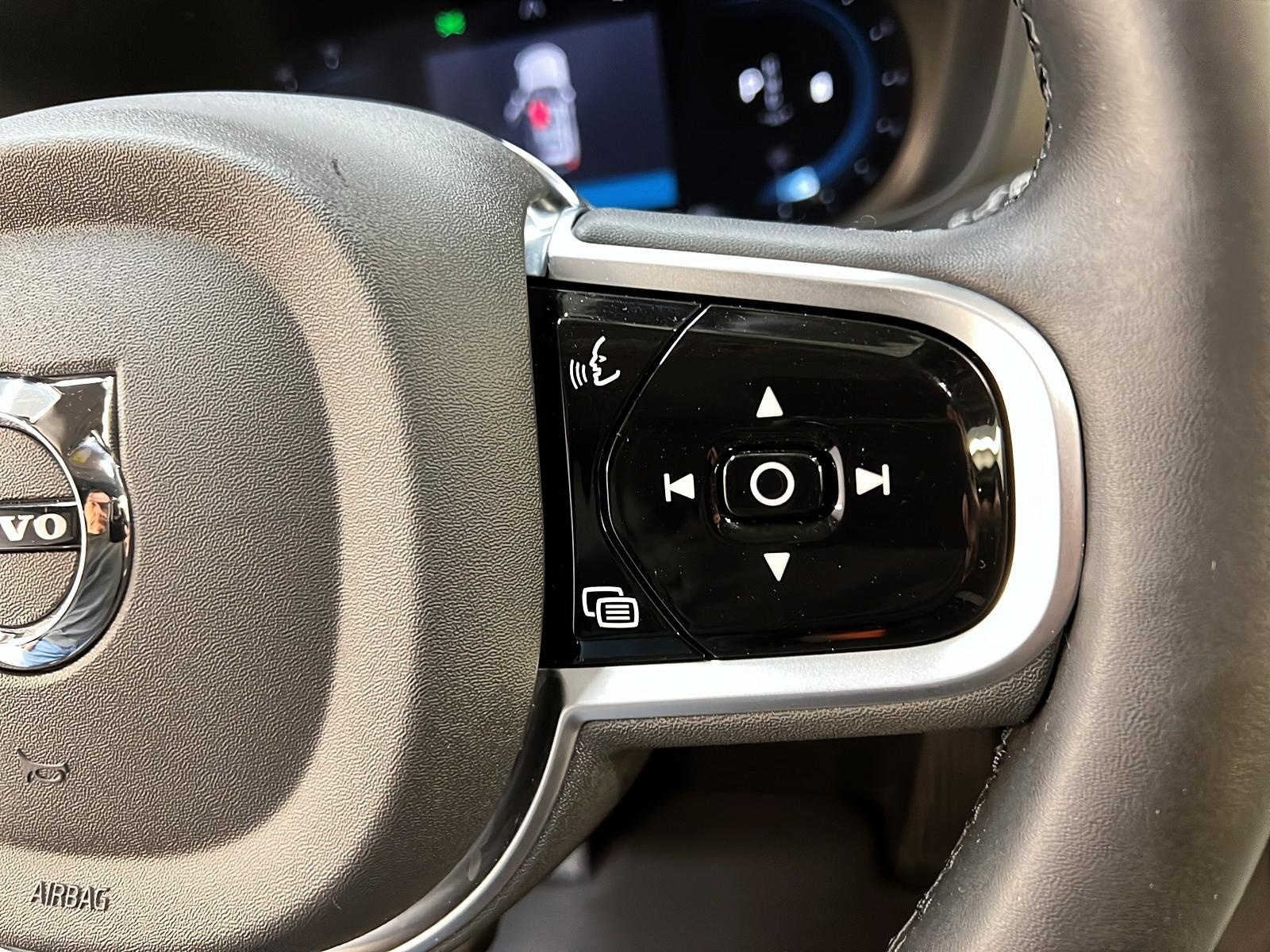 Volvo XC60 2025 - Image #37