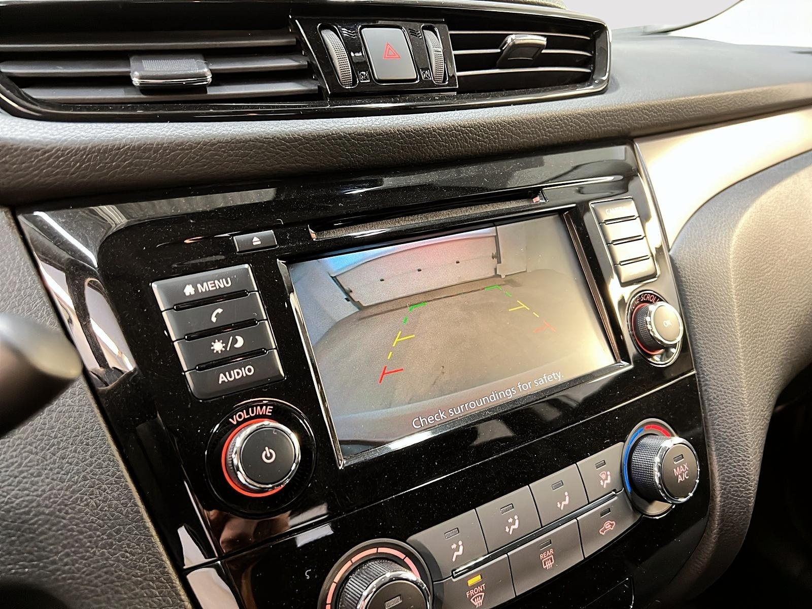 Nissan Qashqai S 4RM 2021 - image #17