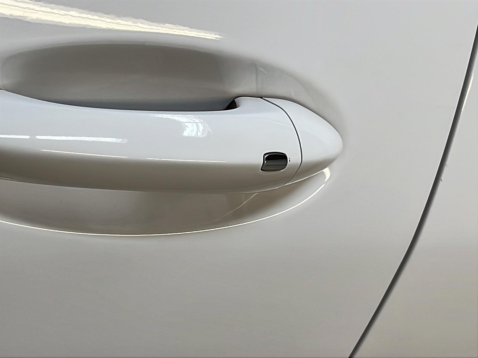 Chevrolet Bolt EUV 2LT 2023 - image #24