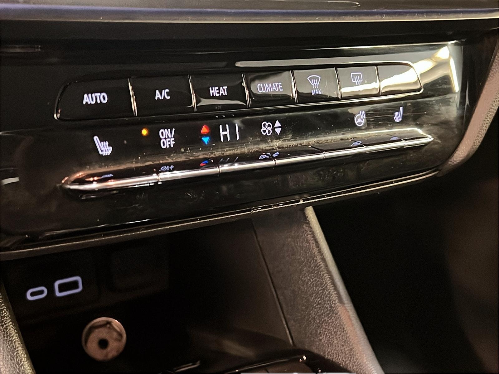 Chevrolet Bolt EUV 2LT 2023 - image #14