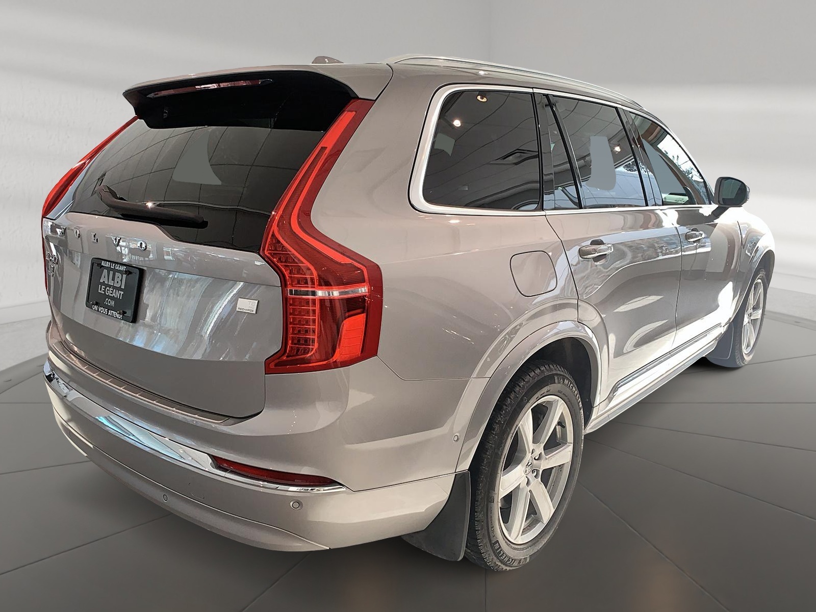 Volvo XC90 T8 RECHARGE ULTIMATE BRIGHT CUIR TOIT PANO NAV 4RM 2024 - image #4