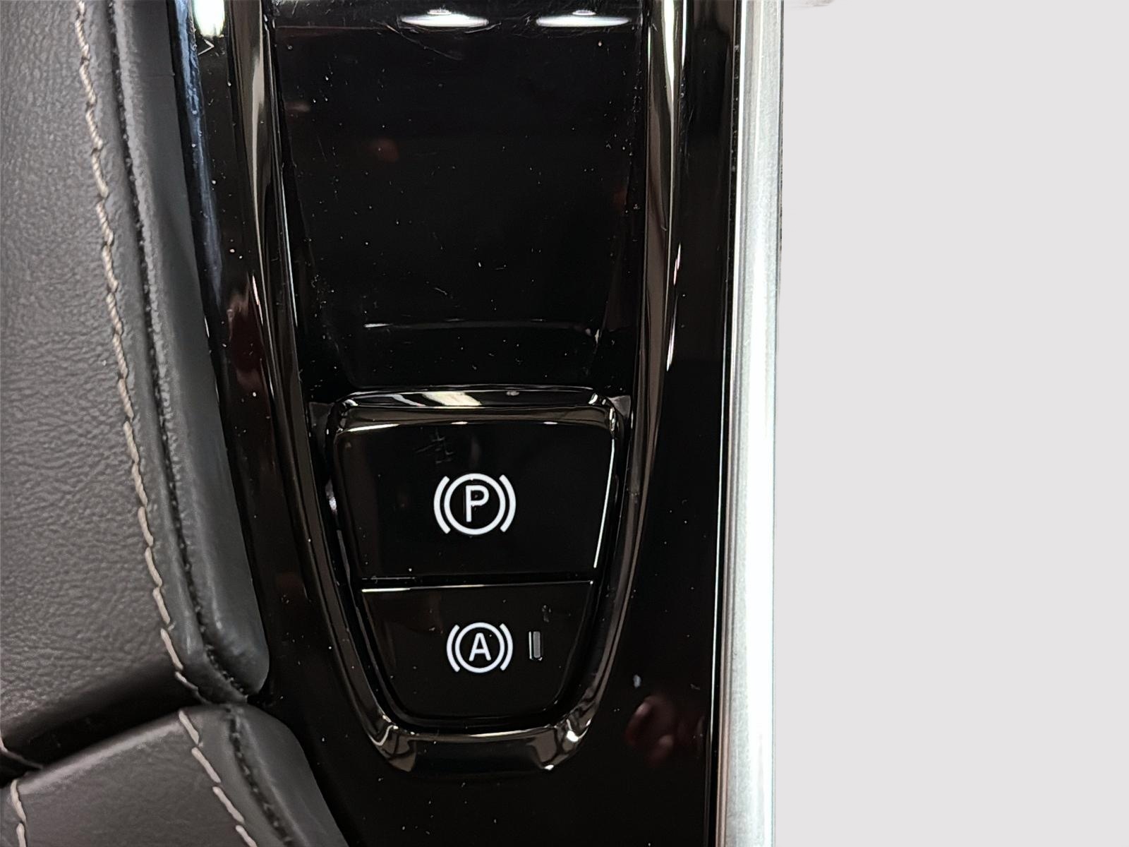 Volvo XC90 B6 ULTIMATE CUIR TOIT PANO NAV 4RM 2024 - image #18