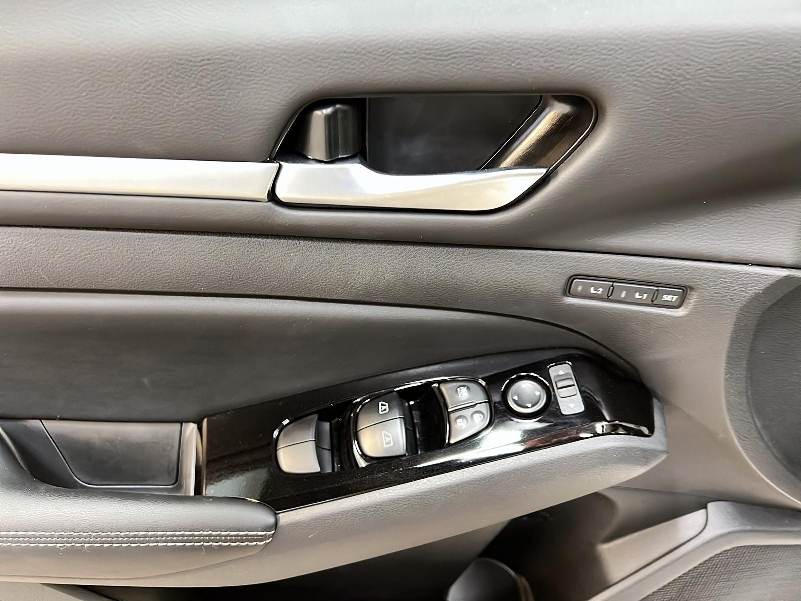 Nissan Altima PLATINUM CUIR TOIT NAV 4RM 2024 - image #23