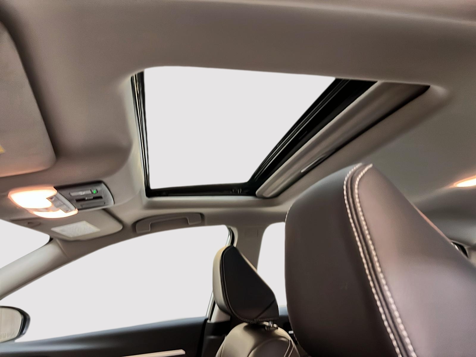 Nissan Altima PLATINUM CUIR TOIT NAV 4RM 2024 - image #10