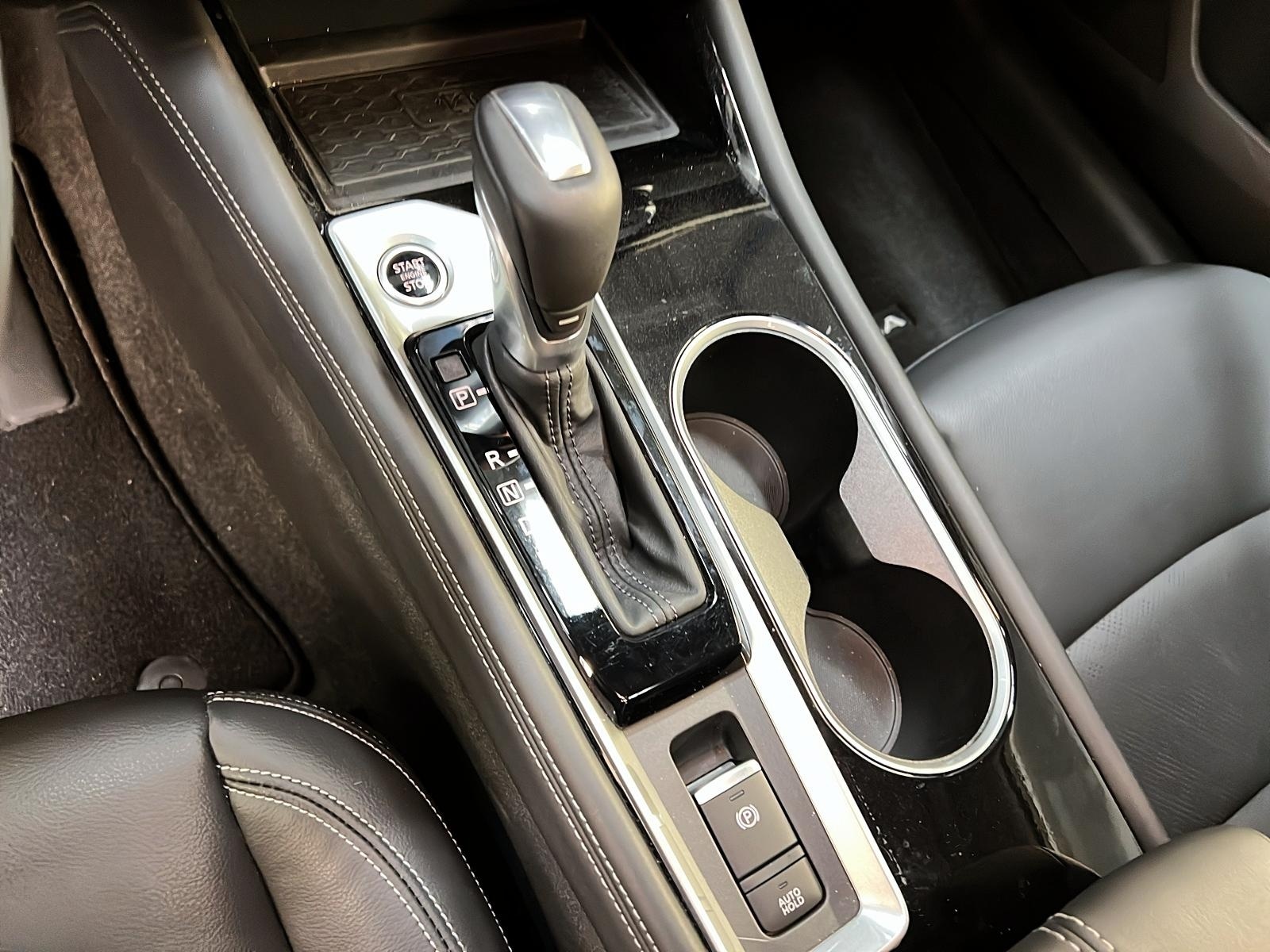 Nissan Altima PLATINUM CUIR TOIT NAV 4RM 2024 - image #14