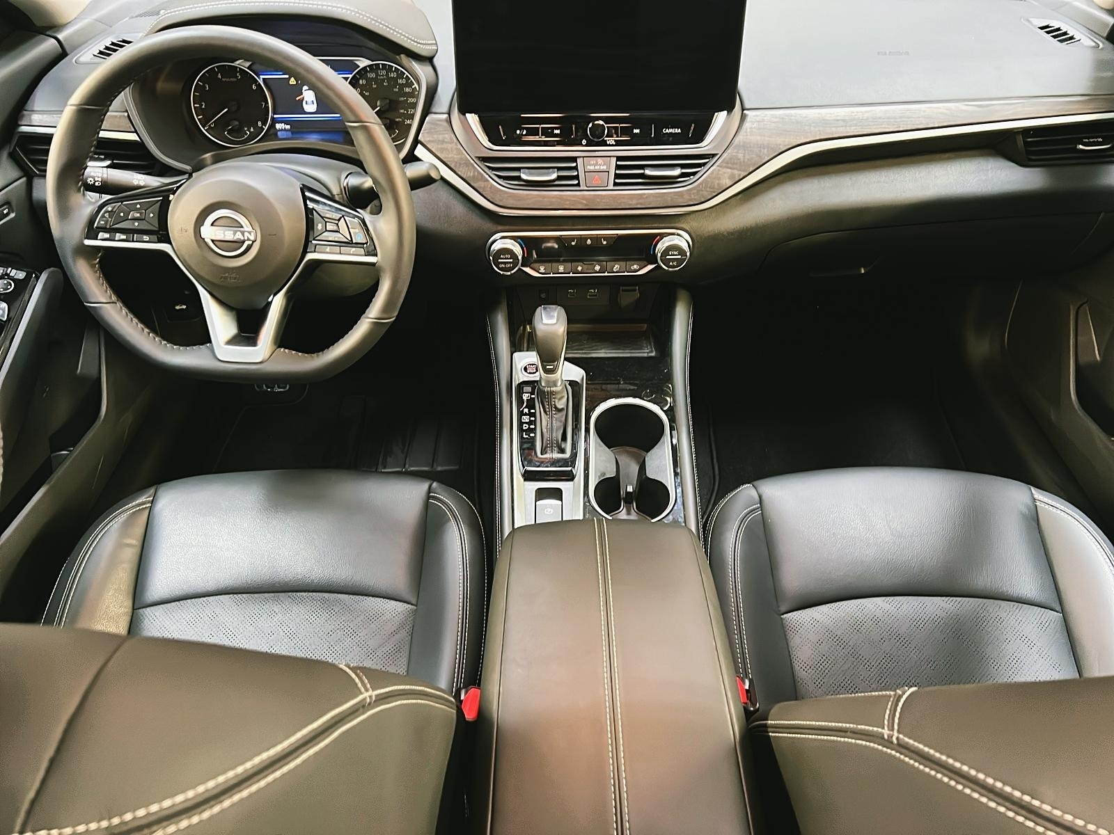 Nissan Altima PLATINUM CUIR TOIT NAV 4RM 2024 - image #11