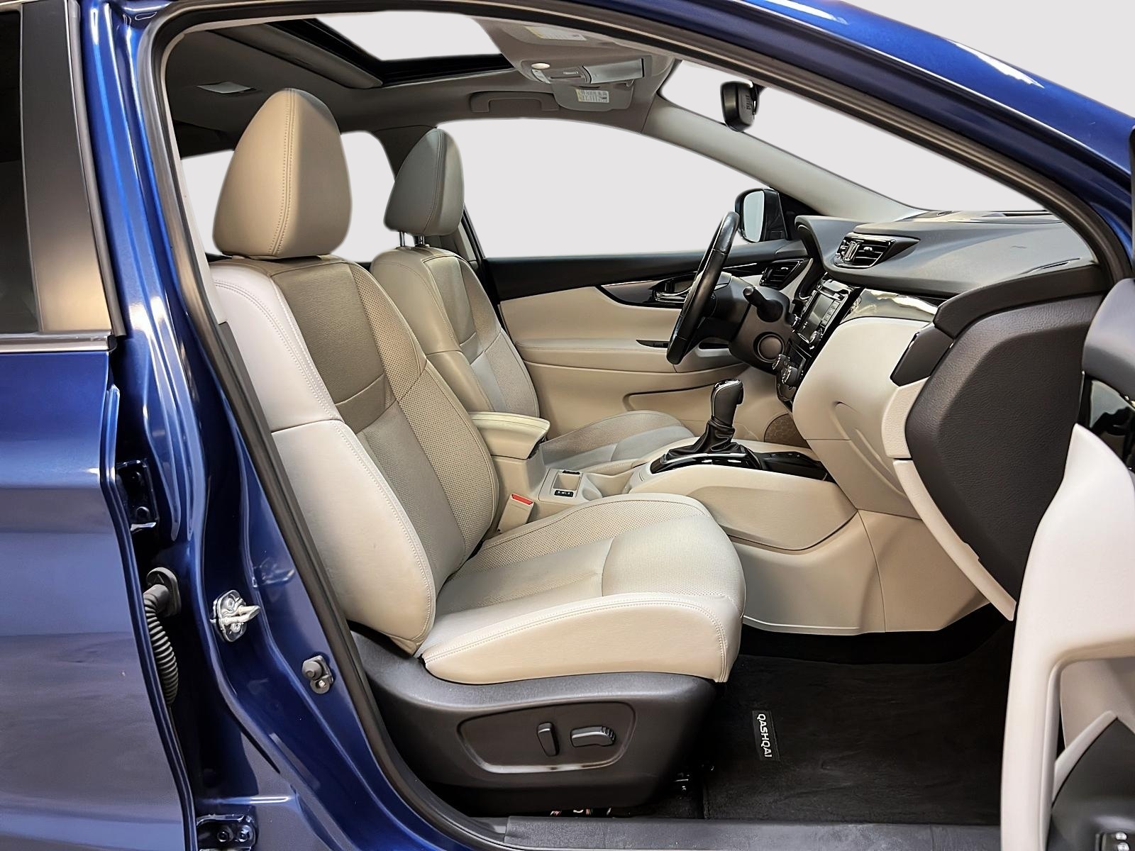 Nissan Qashqai SL PLATINUM CUIR TOIT NAV  4RM 2022 - image #8