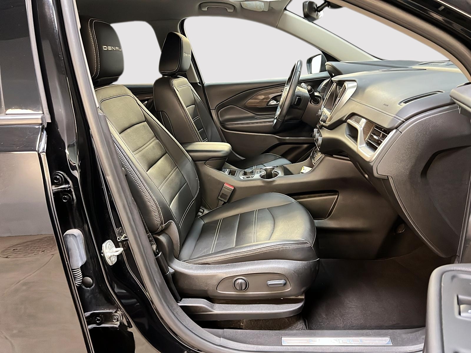 GMC Terrain DENALI CUIR NAV 4RM 2022 - image #8