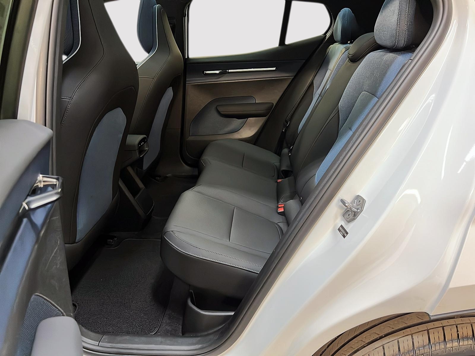 Volvo EX30 2025 - Image #9