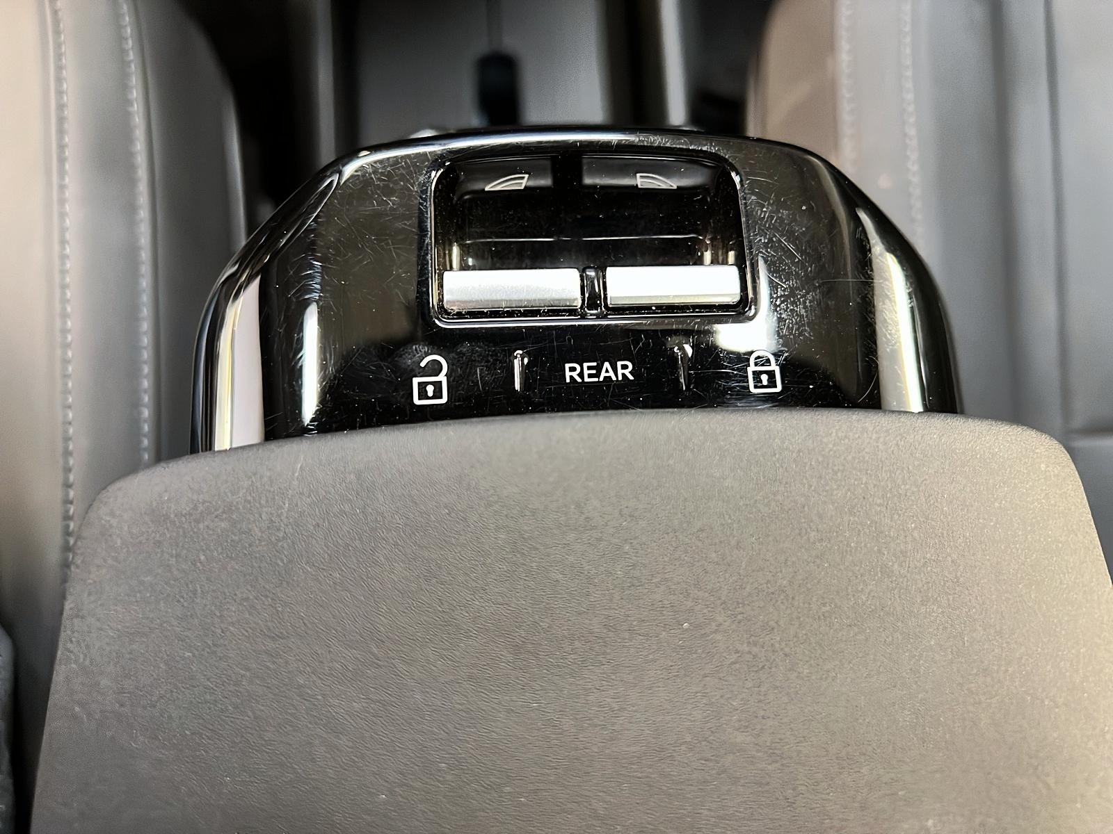 Volvo EX30 TWIN PLUS CUIR TOIT PANO NAV 4RM 2025 - image #15