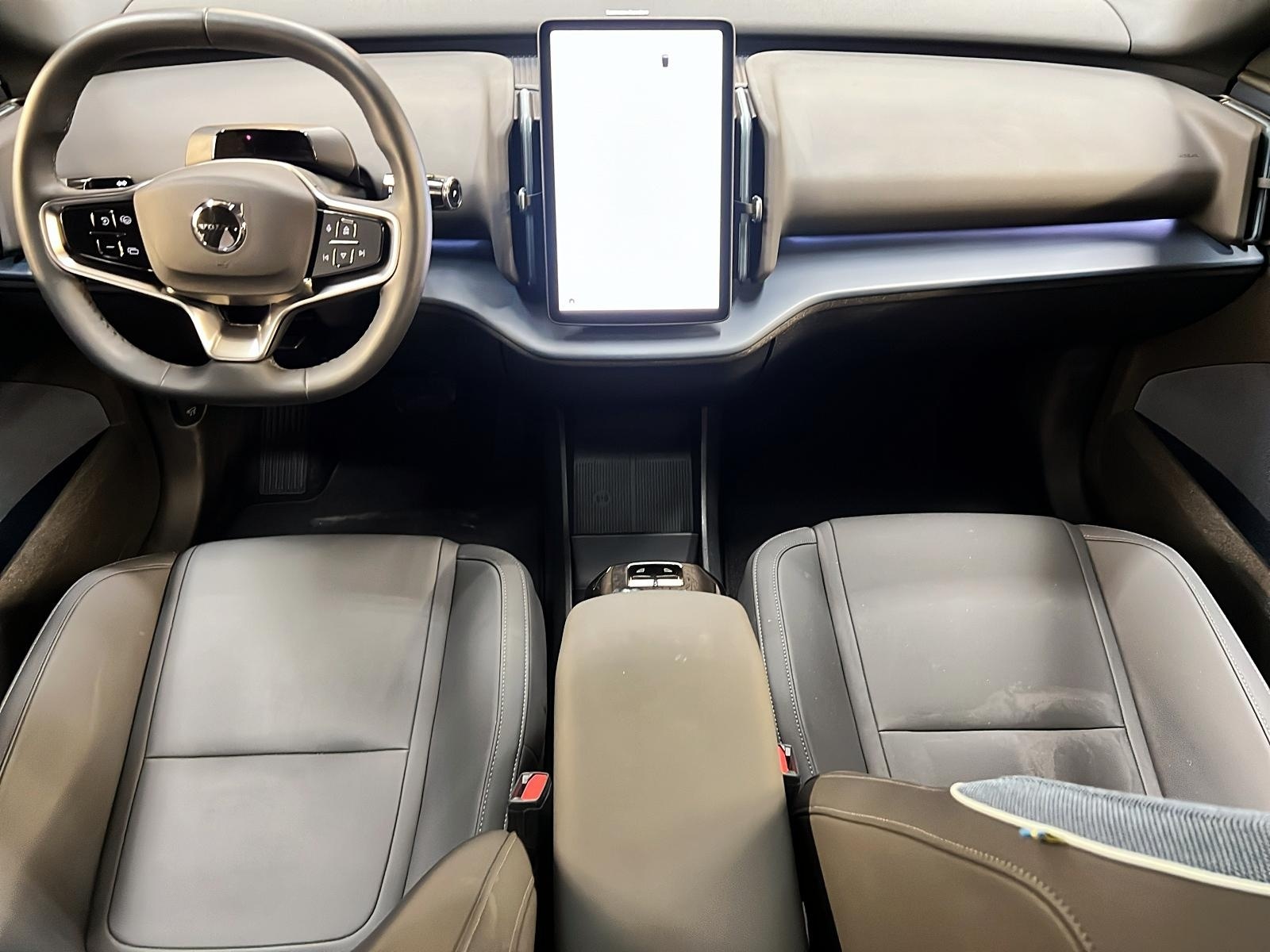 Volvo EX30 2025 - Image #11