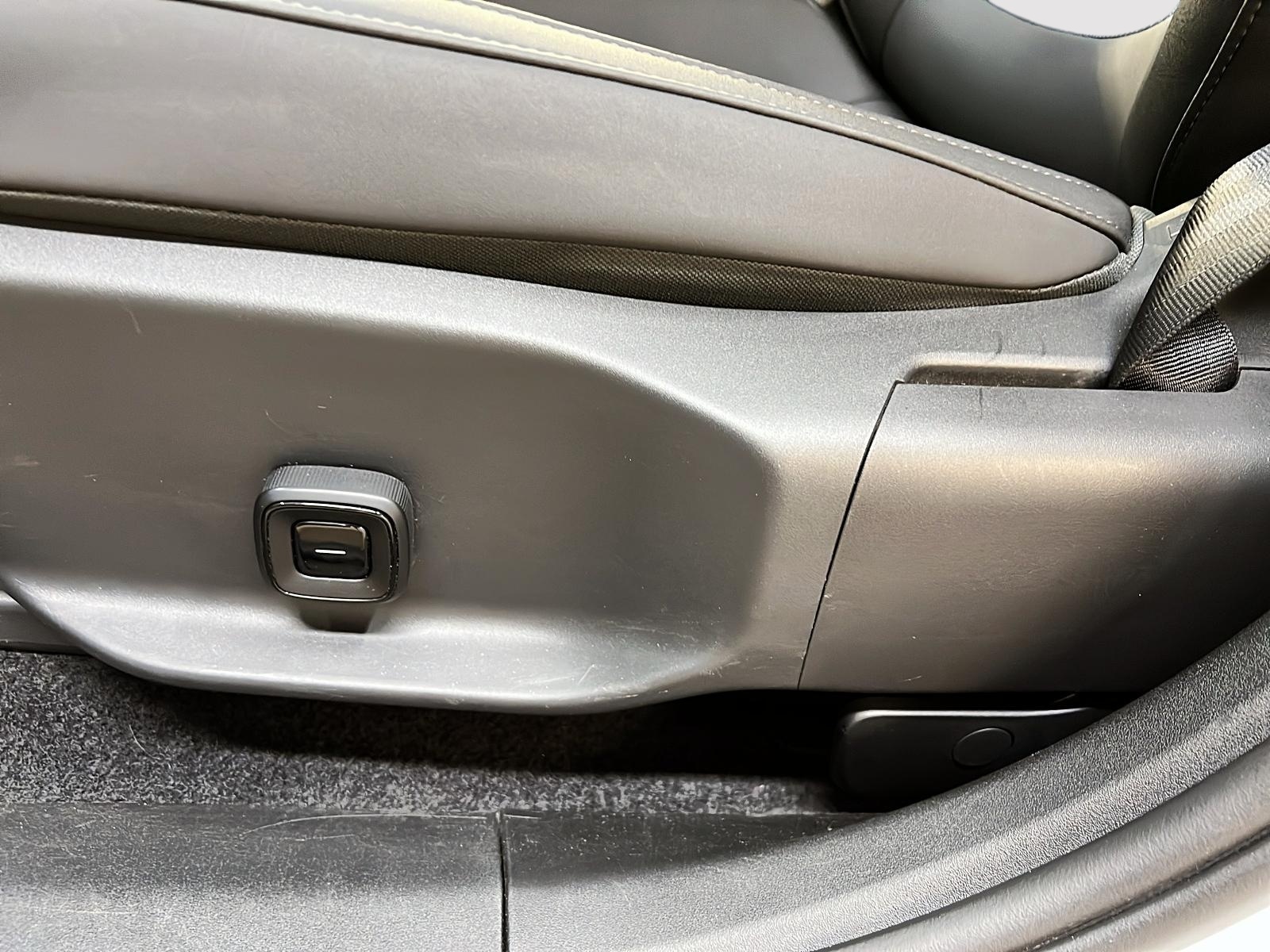 Volvo EX30 2025 - Image #23