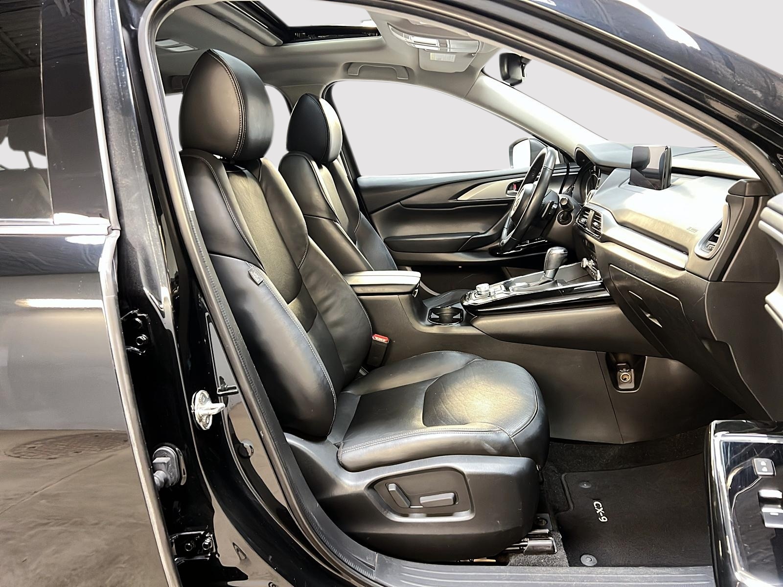 Mazda CX-9 GS LUXE CUIR TOIT 4RM 2022 - image #8
