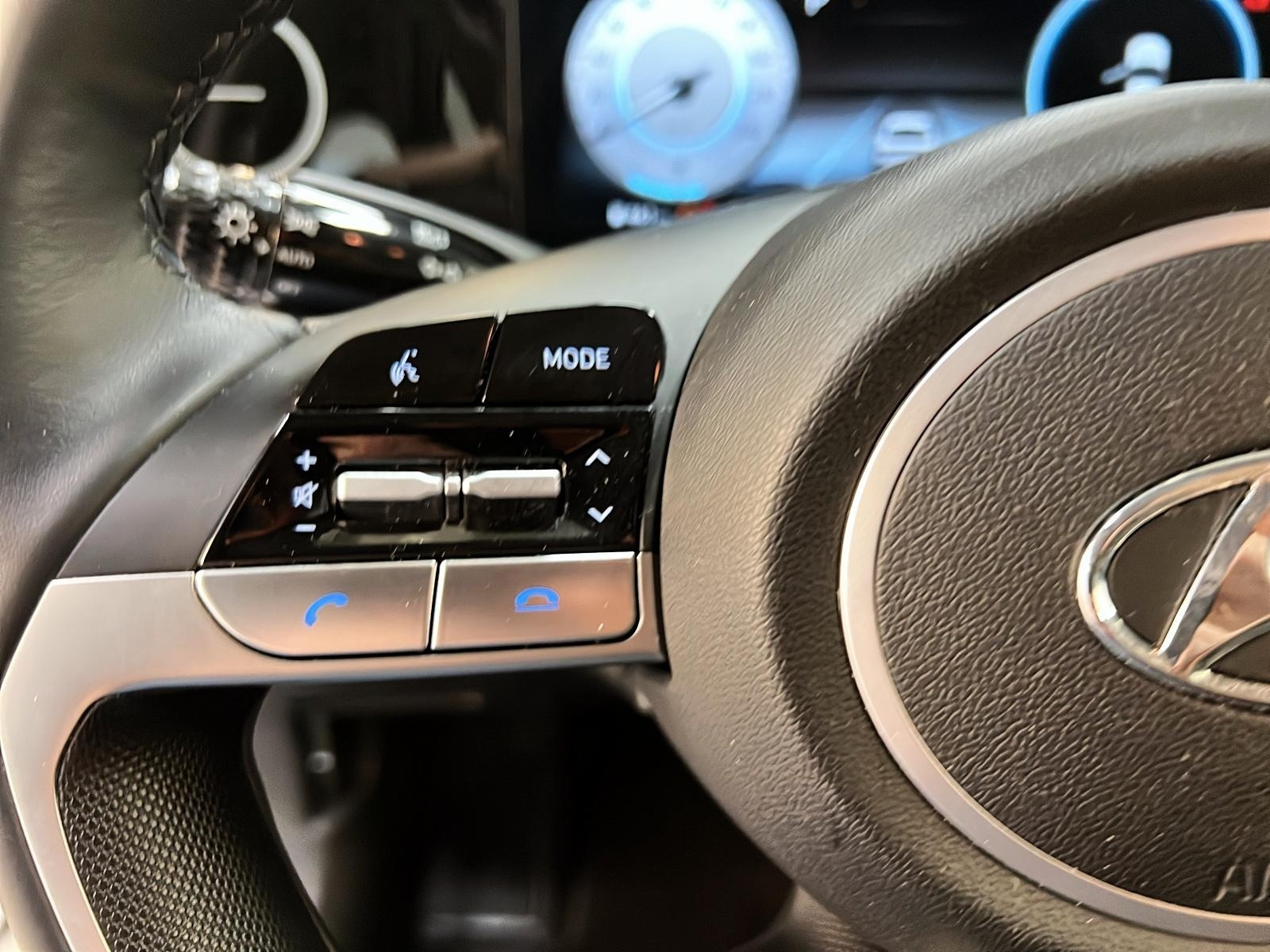 Hyundai Elantra PREFERRED TECH TOIT NAV 2023 - image #21