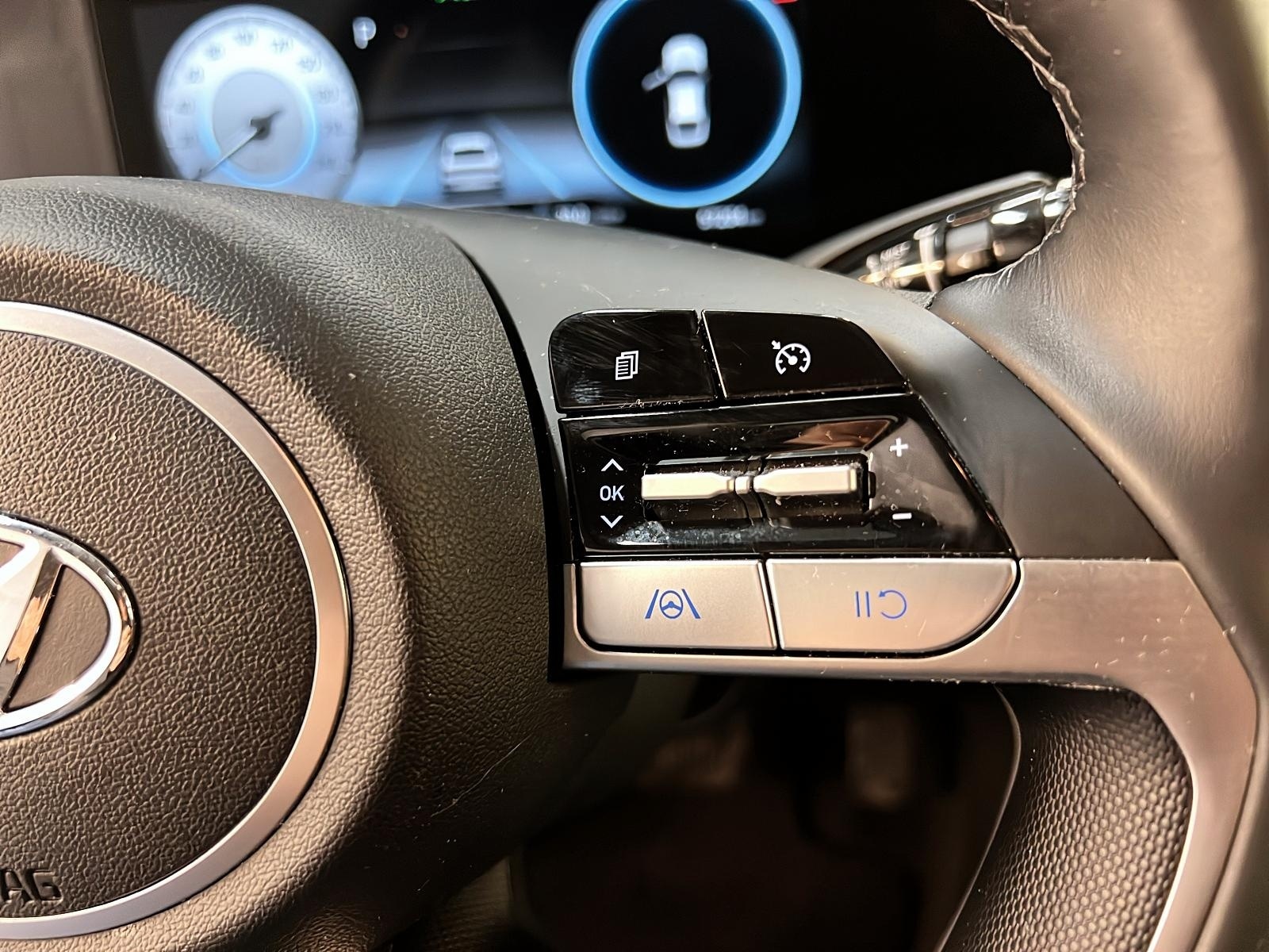 Hyundai Elantra PREFERRED TECH TOIT NAV 2023 - image #20