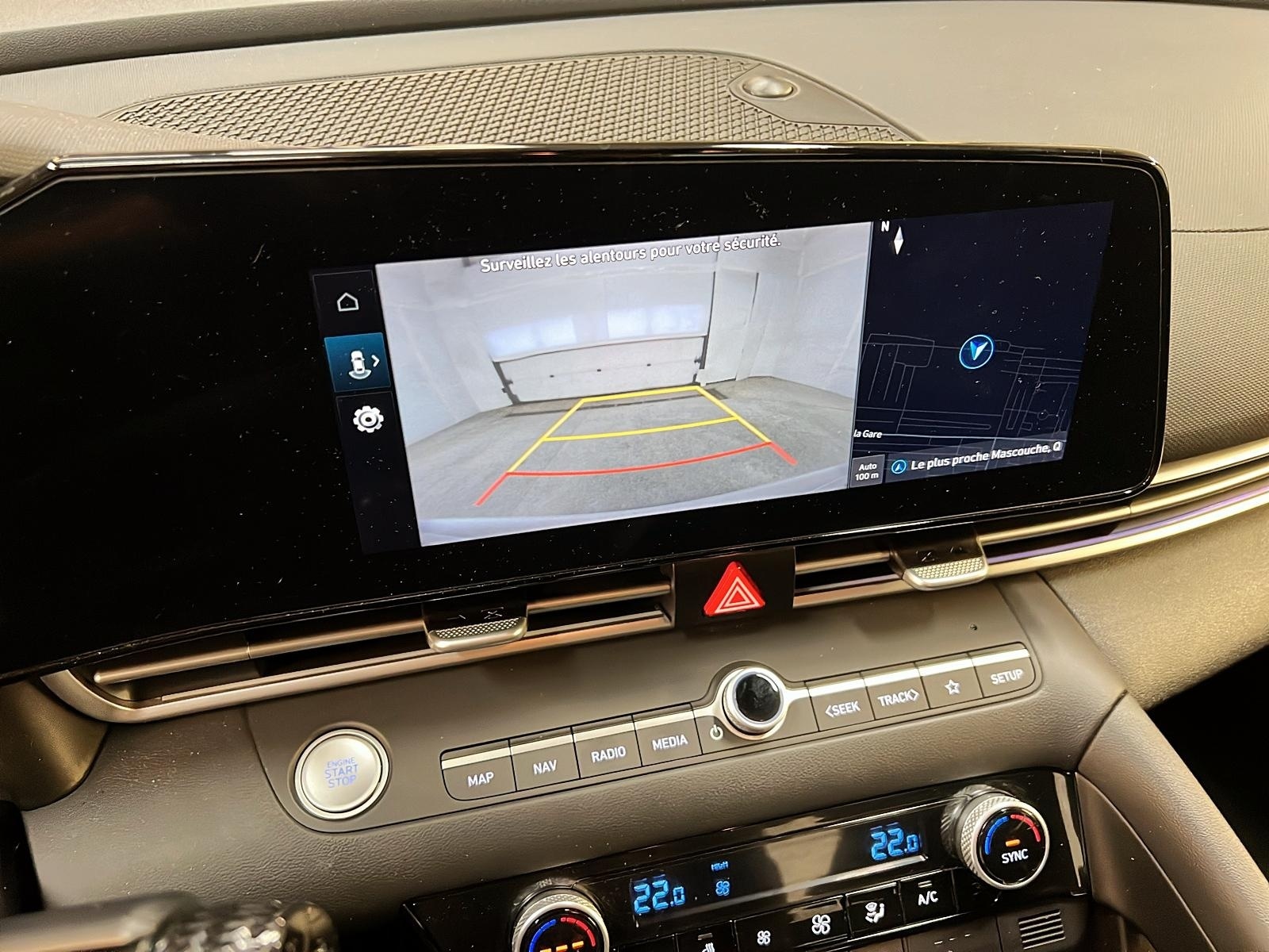 Hyundai Elantra PREFERRED TECH TOIT NAV 2023 - image #17