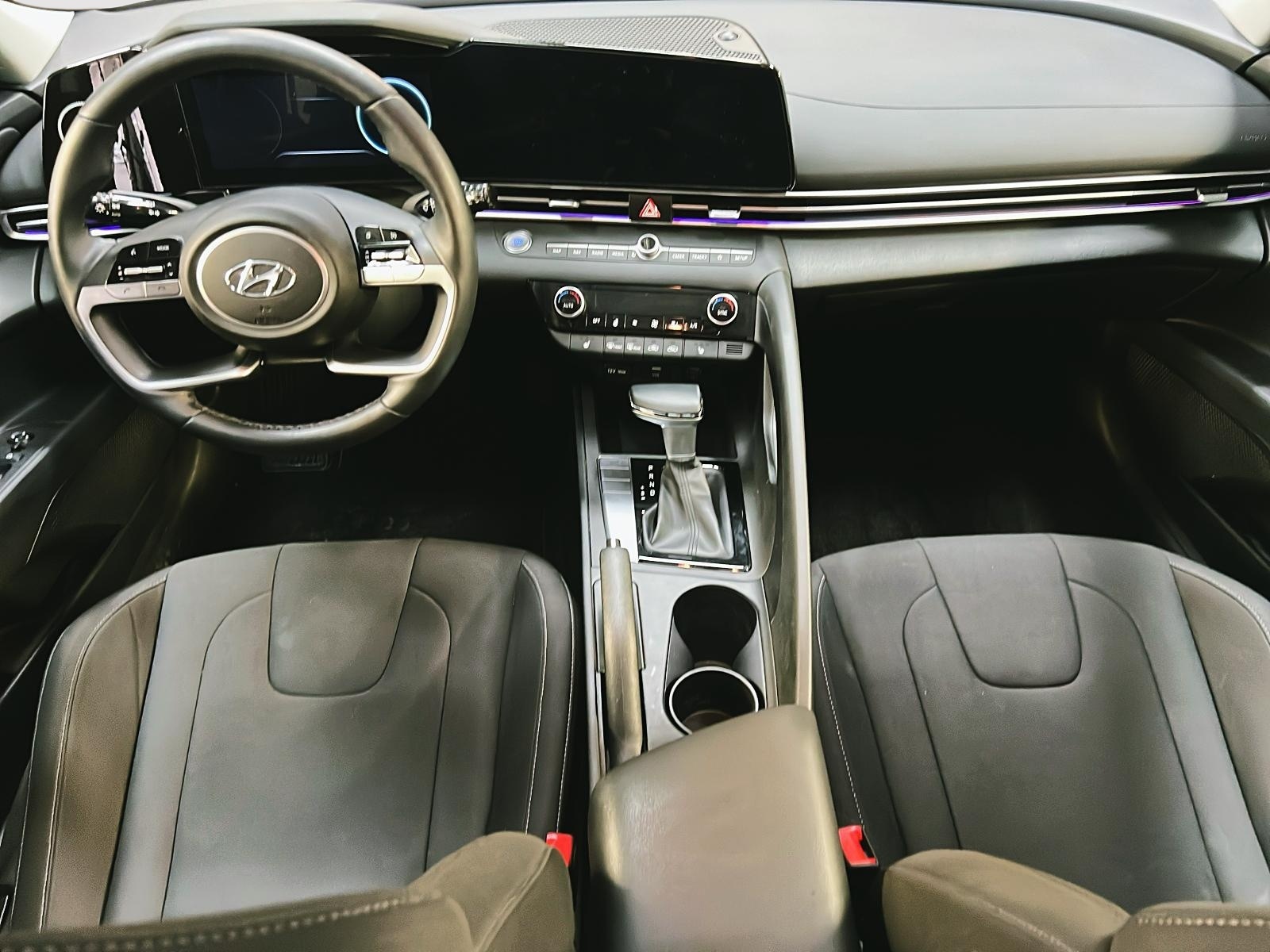 Hyundai Elantra PREFERRED TECH TOIT NAV 2023 - image #11