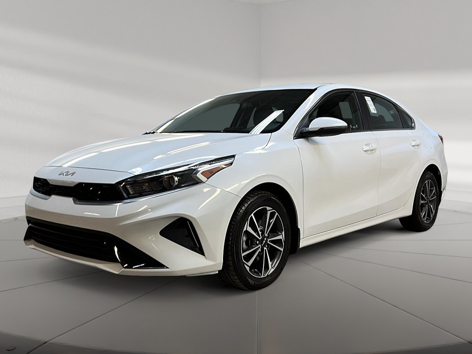 Kia Forte 2024 - Image #1