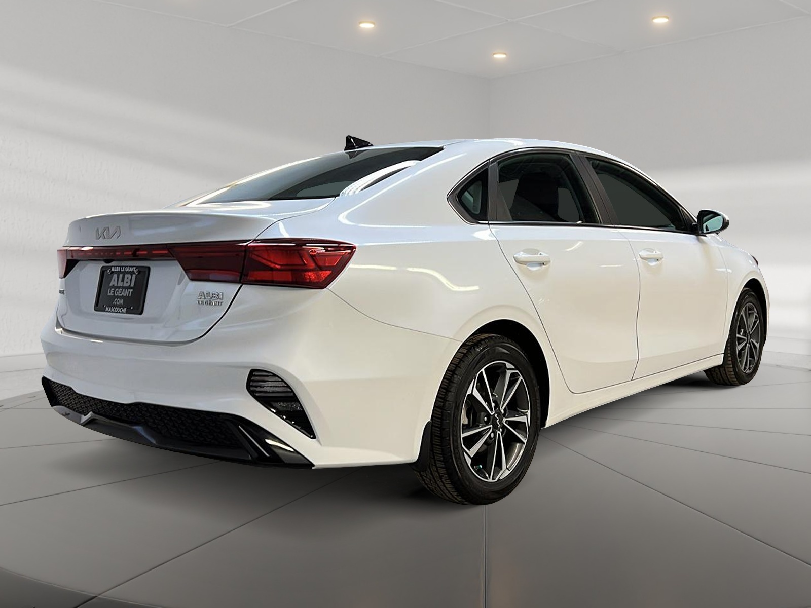 Kia Forte 2024 - Image #4