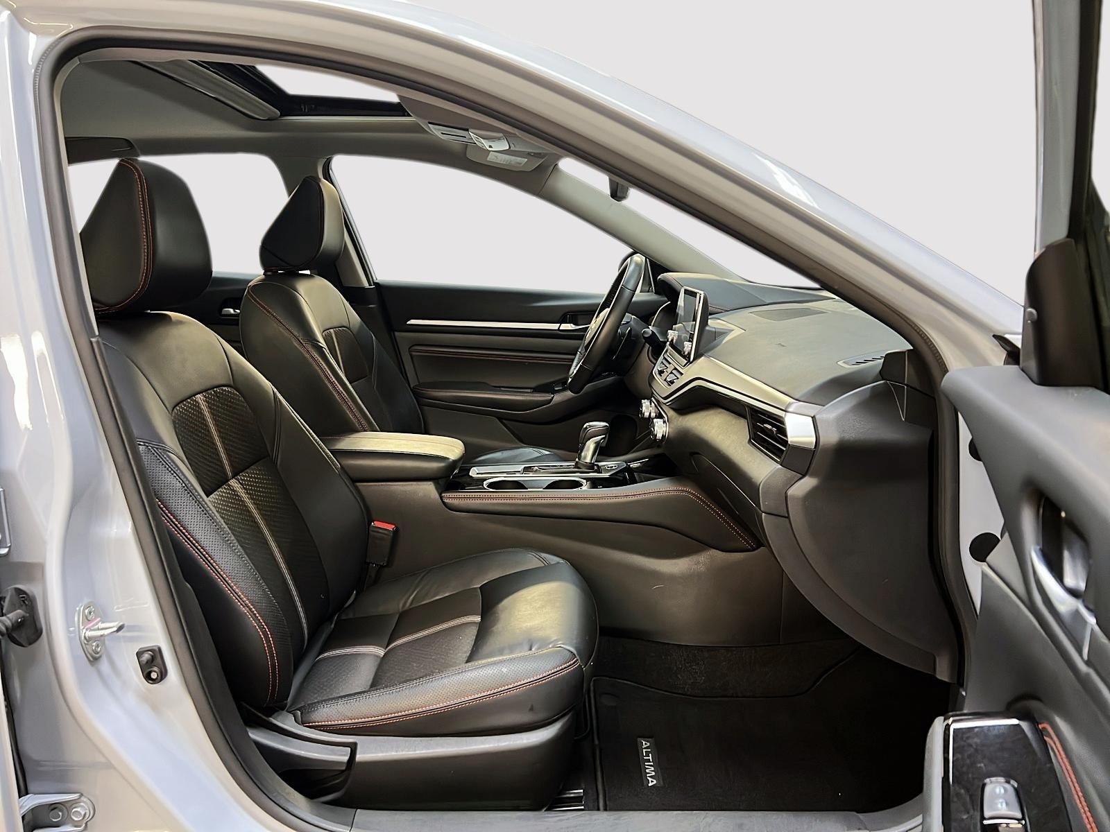 Nissan Altima SR TOIT 4RM 2023 - image #8