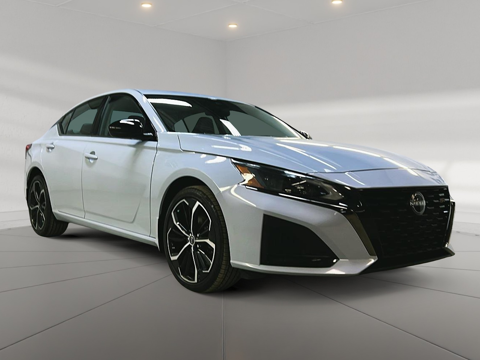 Nissan Altima SR TOIT 4RM 2023 - image #3