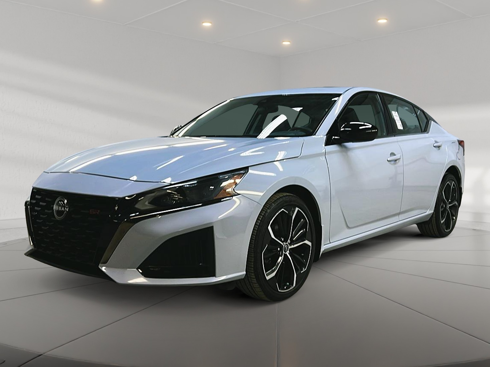 Nissan Altima SR TOIT 4RM 2023 - image #1